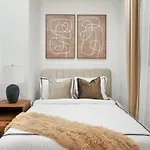 1290-8 New Renovated 2 Bedrooms In Ues